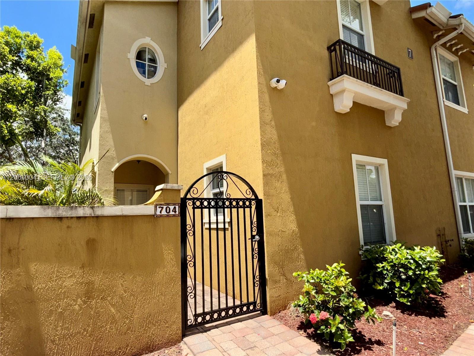 2851 W Prospect Rd # 704, Tamarac FL 33309