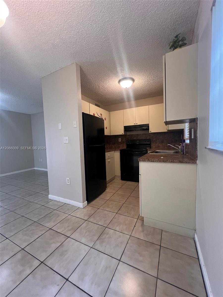 Hialeah, FL 33016 photo 5