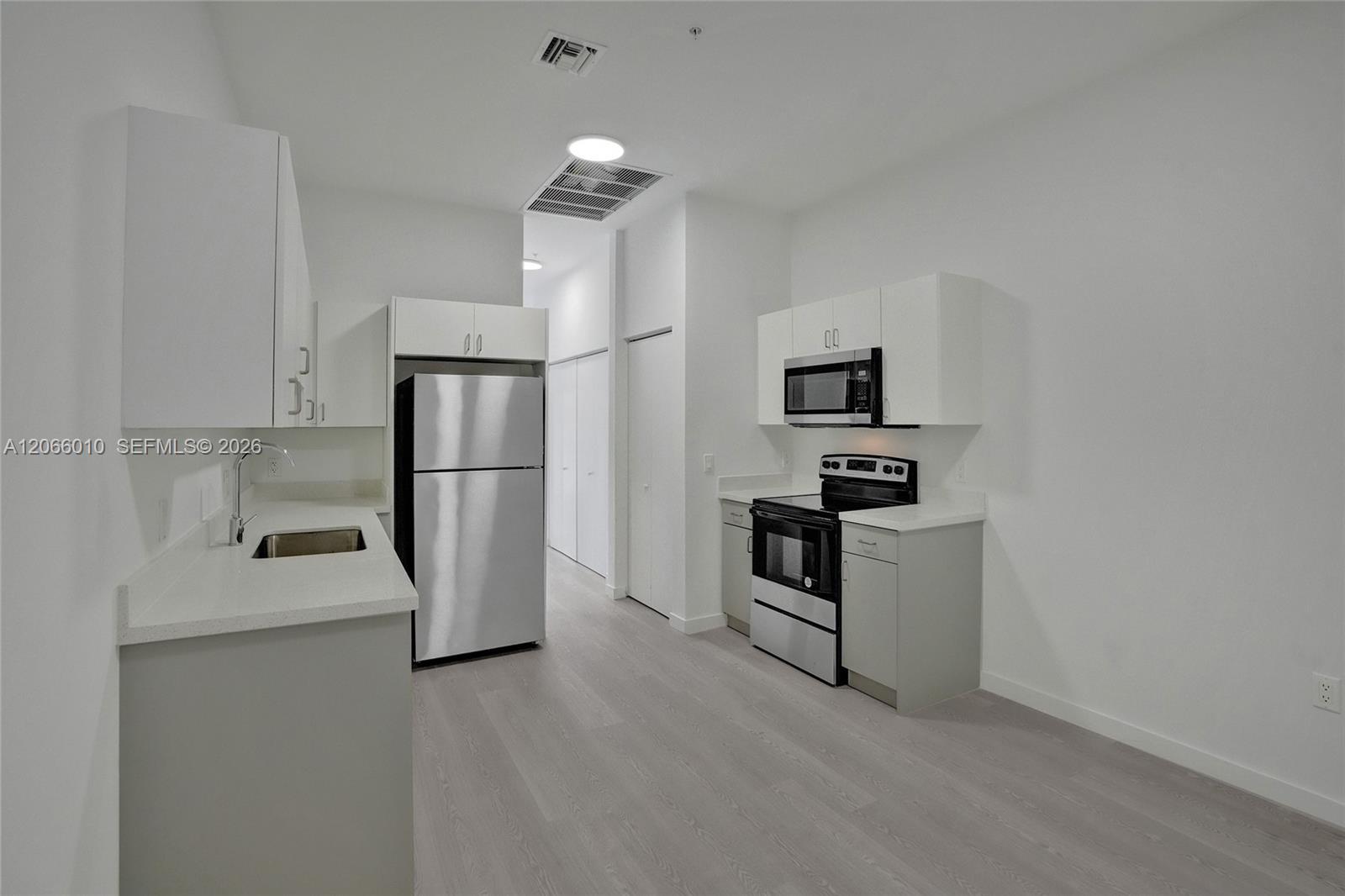 1567 NW 1st St # 10, Miami FL 33125 photo 2