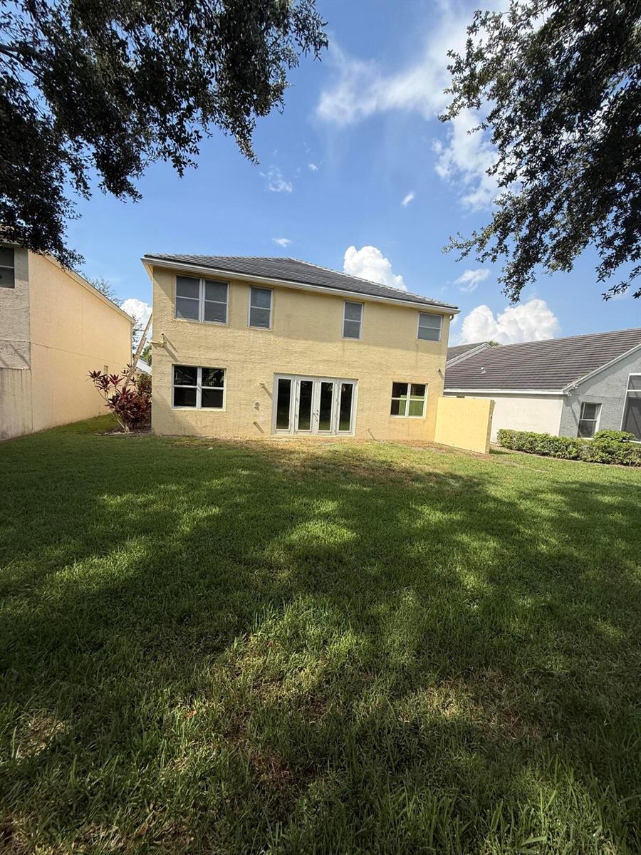 307 BERENGER Walk, Royal Palm Beach FL 33414 photo 4