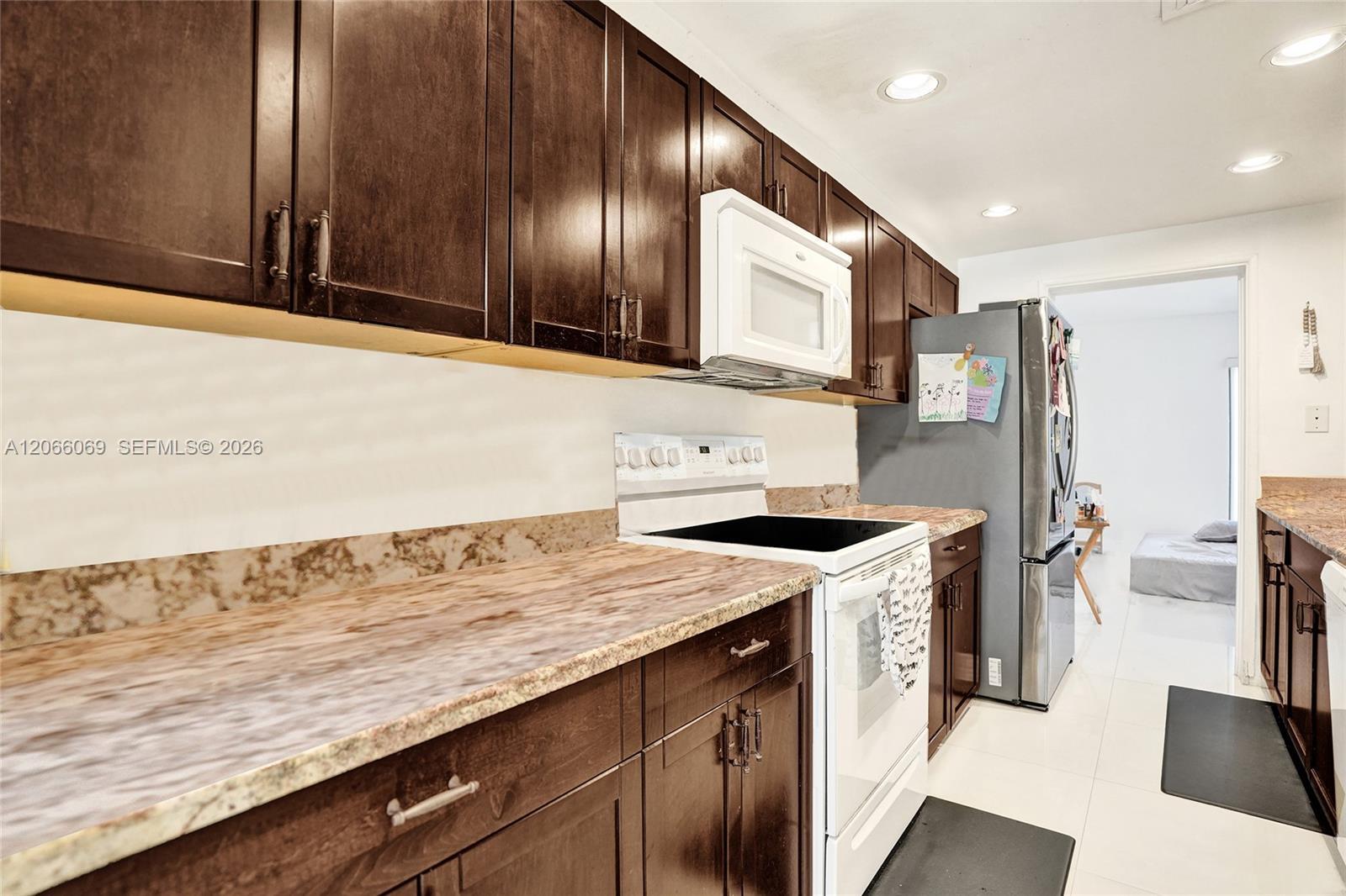 2999 Lakewood Ln, Hollywood FL 33021 photo 5