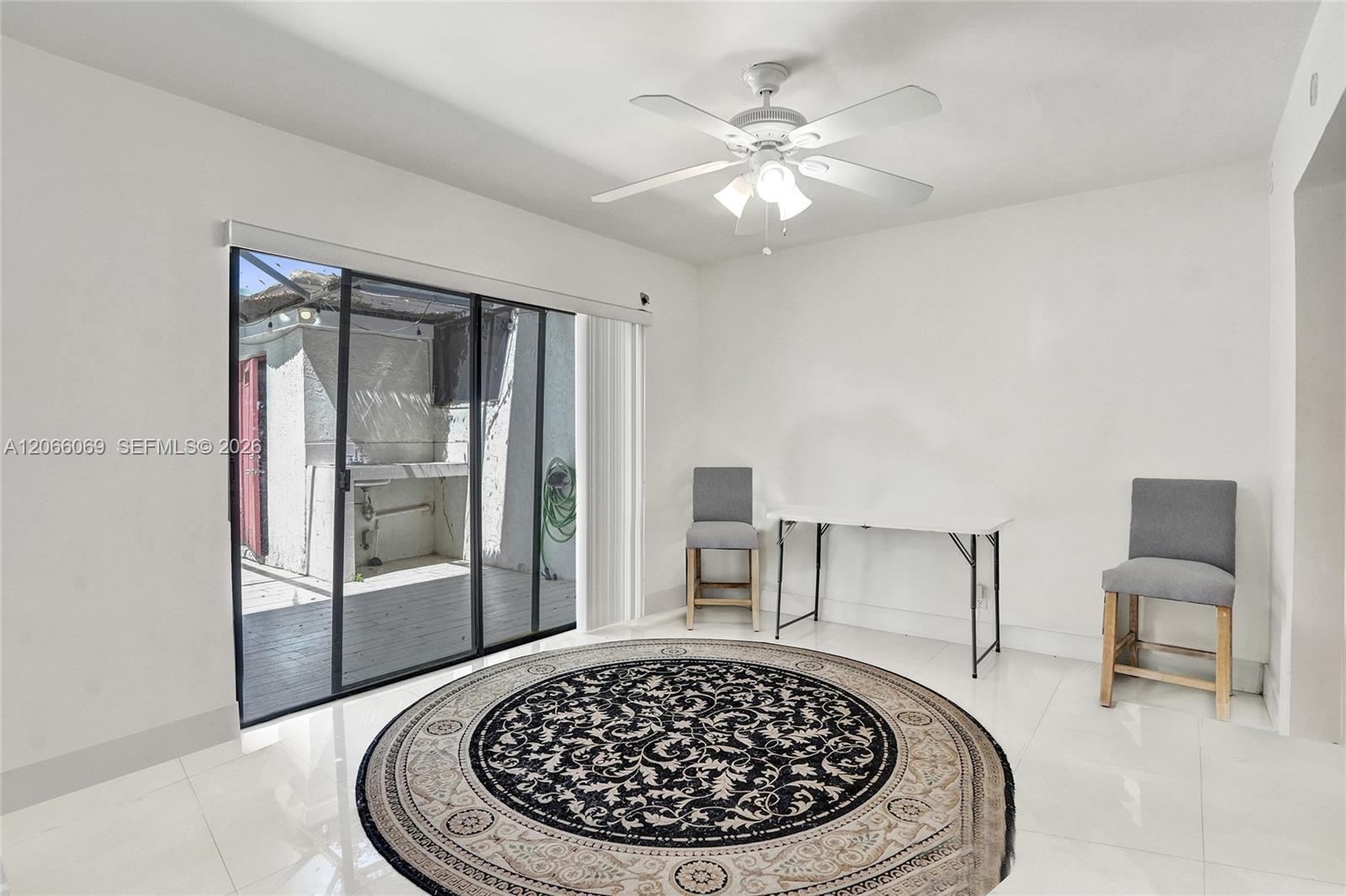 2999 Lakewood Ln, Hollywood FL 33021 photo 4