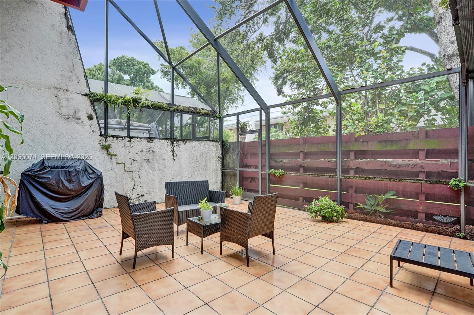 3003 Lakewood Ln, Hollywood FL 33021