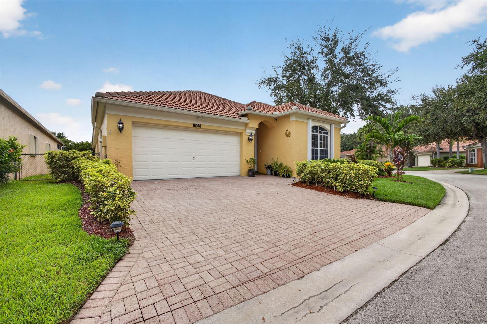 8058 Via Hacienda, Riviera Beach FL 33418 photo 3