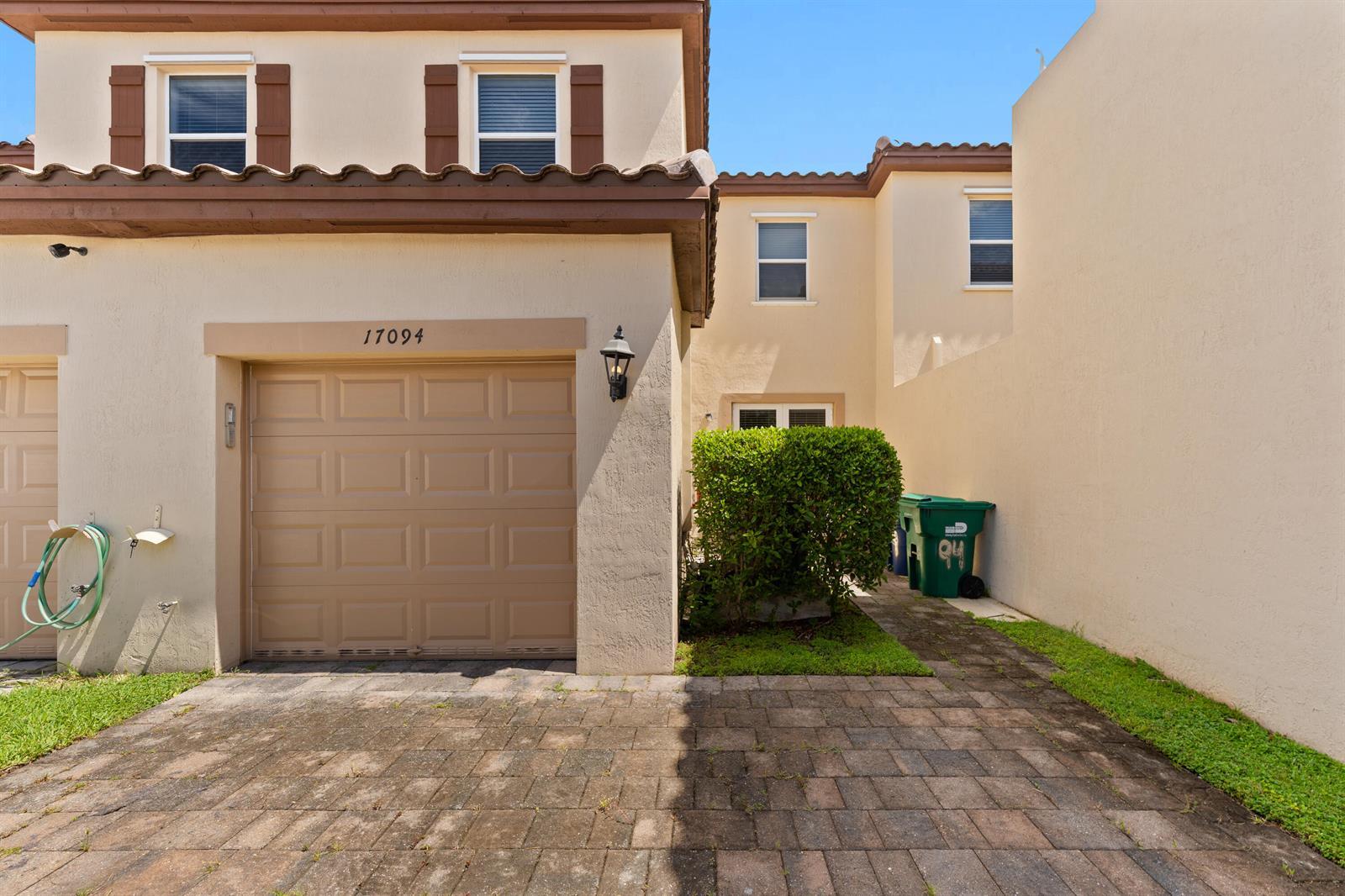 17094 SW 95TH Terrace, Miami FL 33196 photo 2