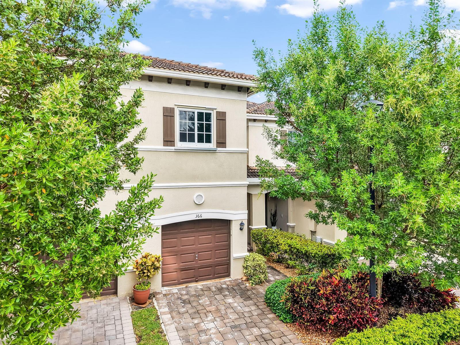 366 SE 1ST Way, Deerfield Beach FL 33441 photo 2