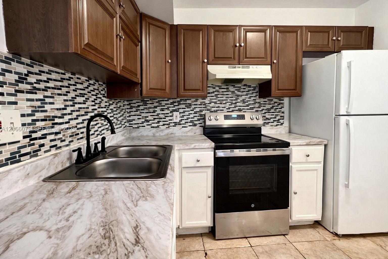 3700 NW 21st St # 109, Lauderdale Lakes FL 33311 photo 5