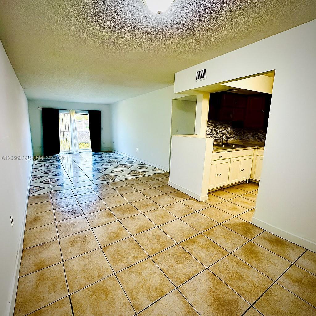 3700 NW 21st St # 109, Lauderdale Lakes FL 33311 photo 4