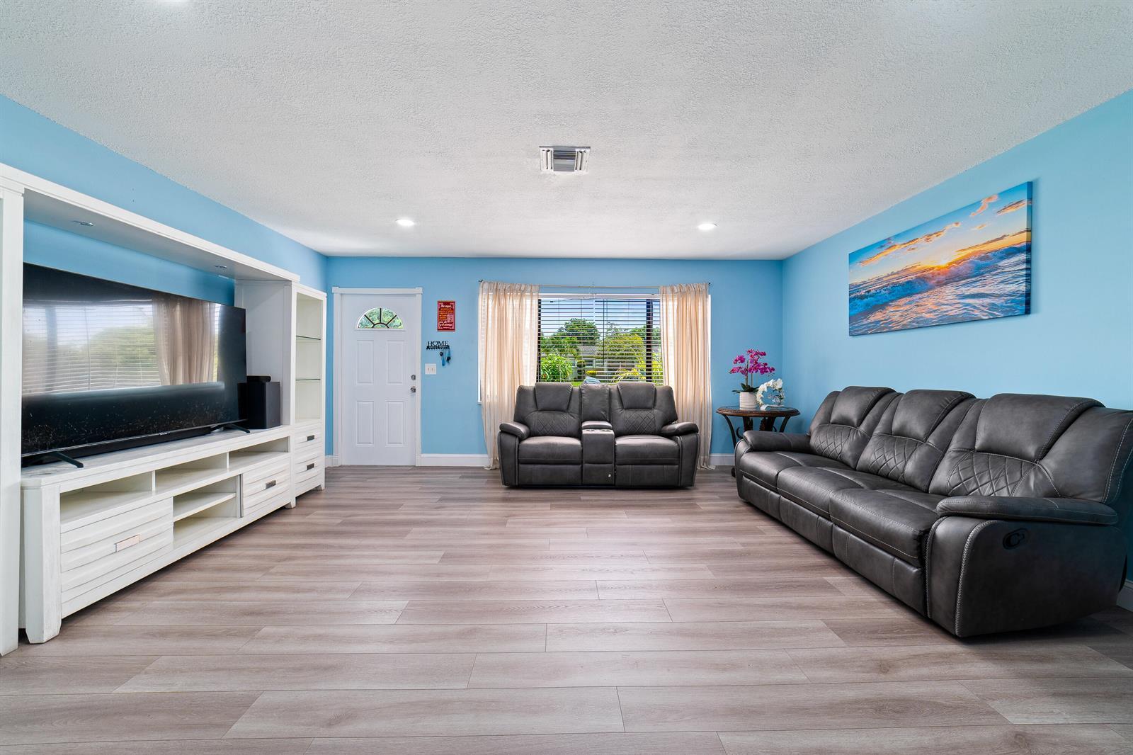 6767 Massachusetts Drive, Lake Worth FL 33462 photo 4