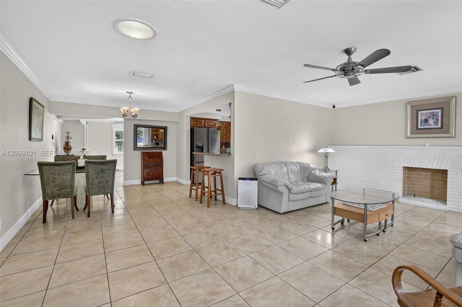 801 Ixora Ln, Plantation FL 33317 photo 3