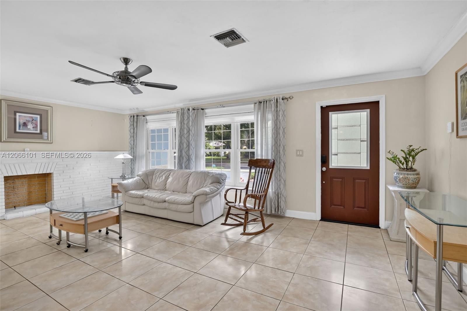 801 Ixora Ln, Plantation FL 33317 photo 5