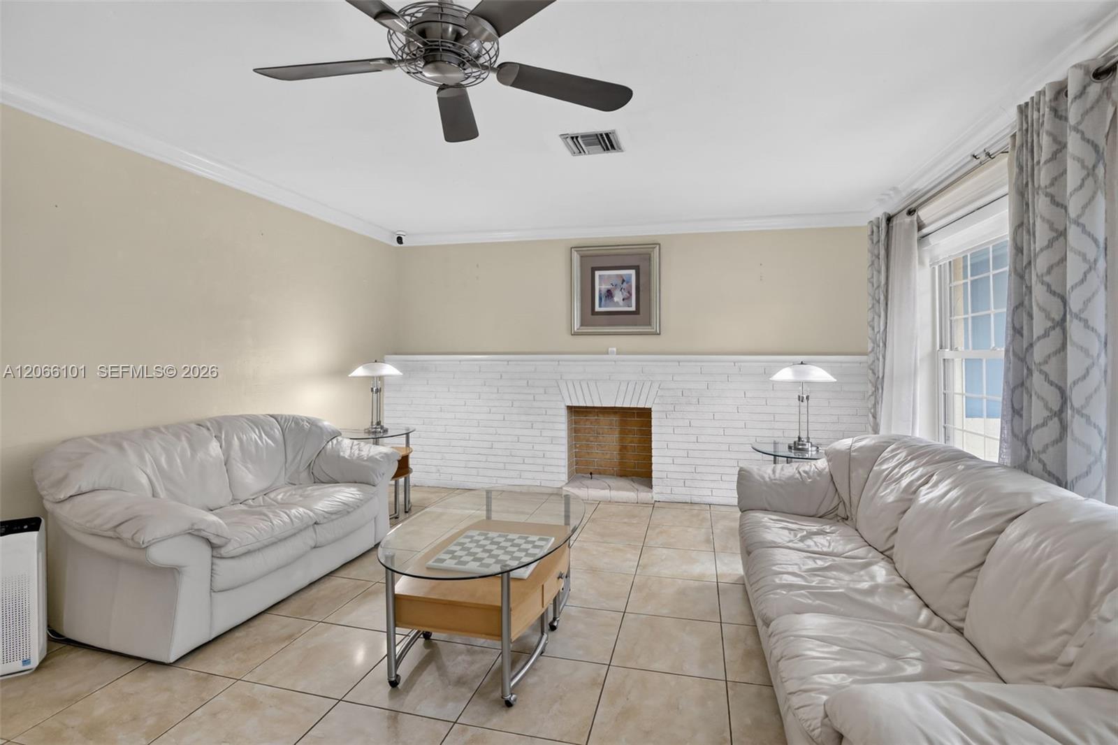 801 Ixora Ln, Plantation FL 33317 photo 4