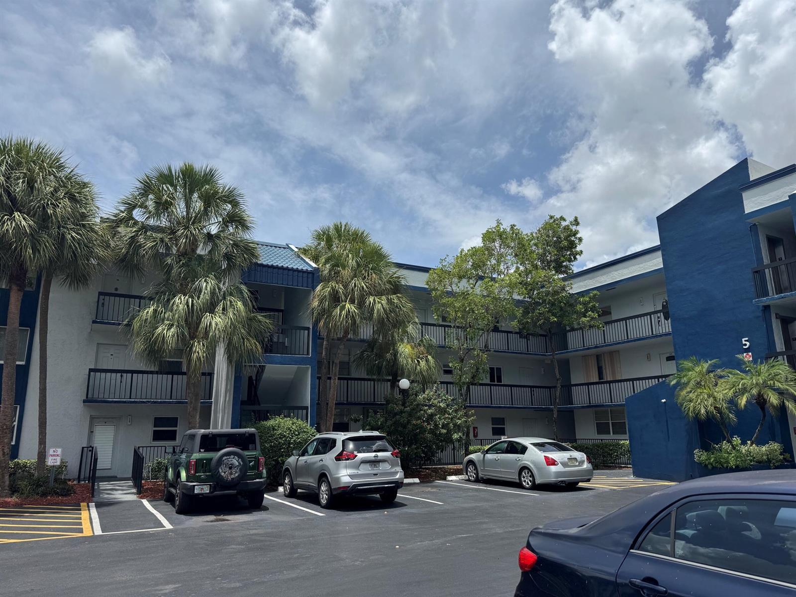 3180 HOLIDAY SPRINGS Boulevard # 309, Coral Springs FL 33063 photo 2