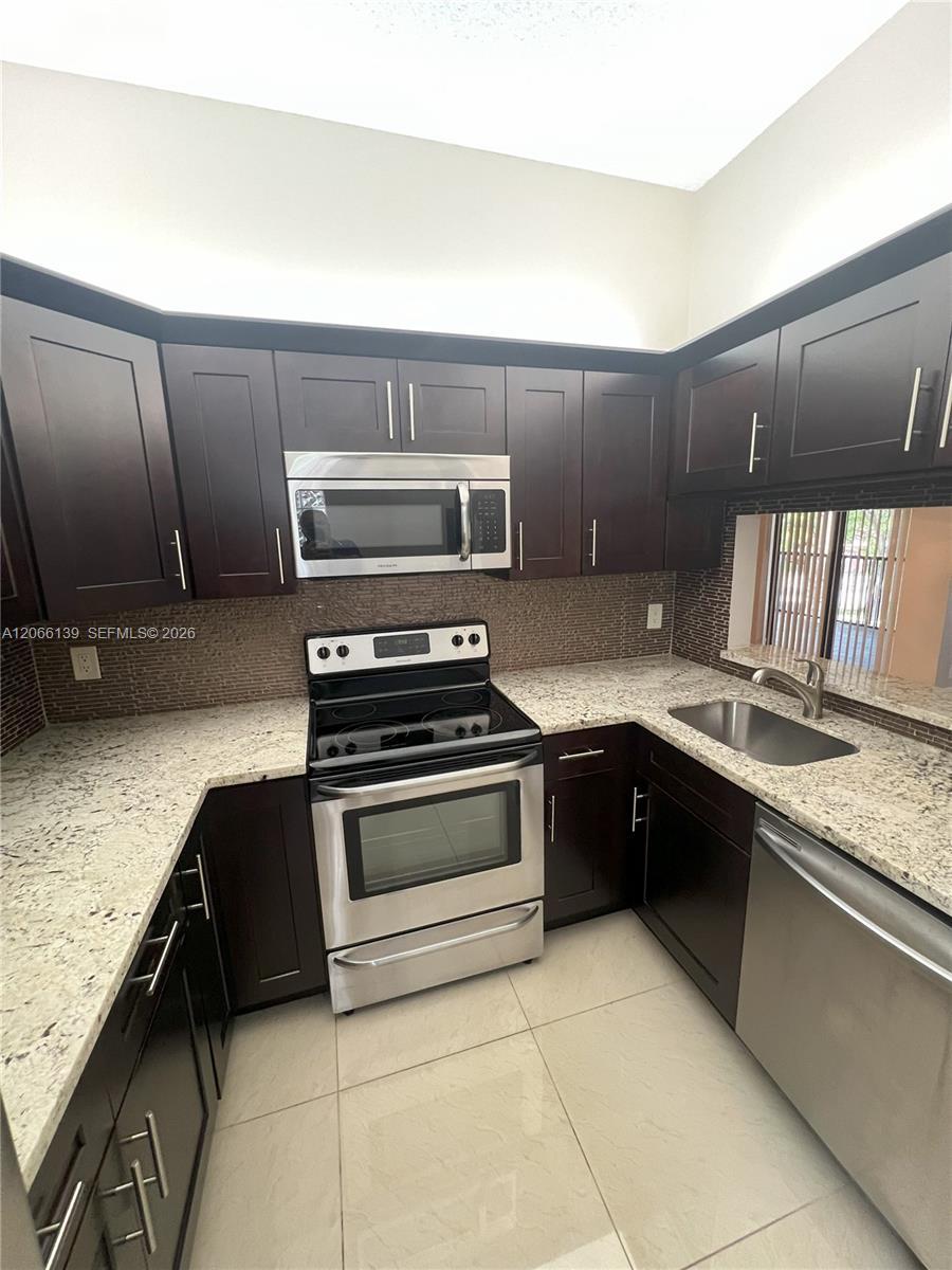 10700 NW 14th St # 142, Plantation FL 33322 photo 3