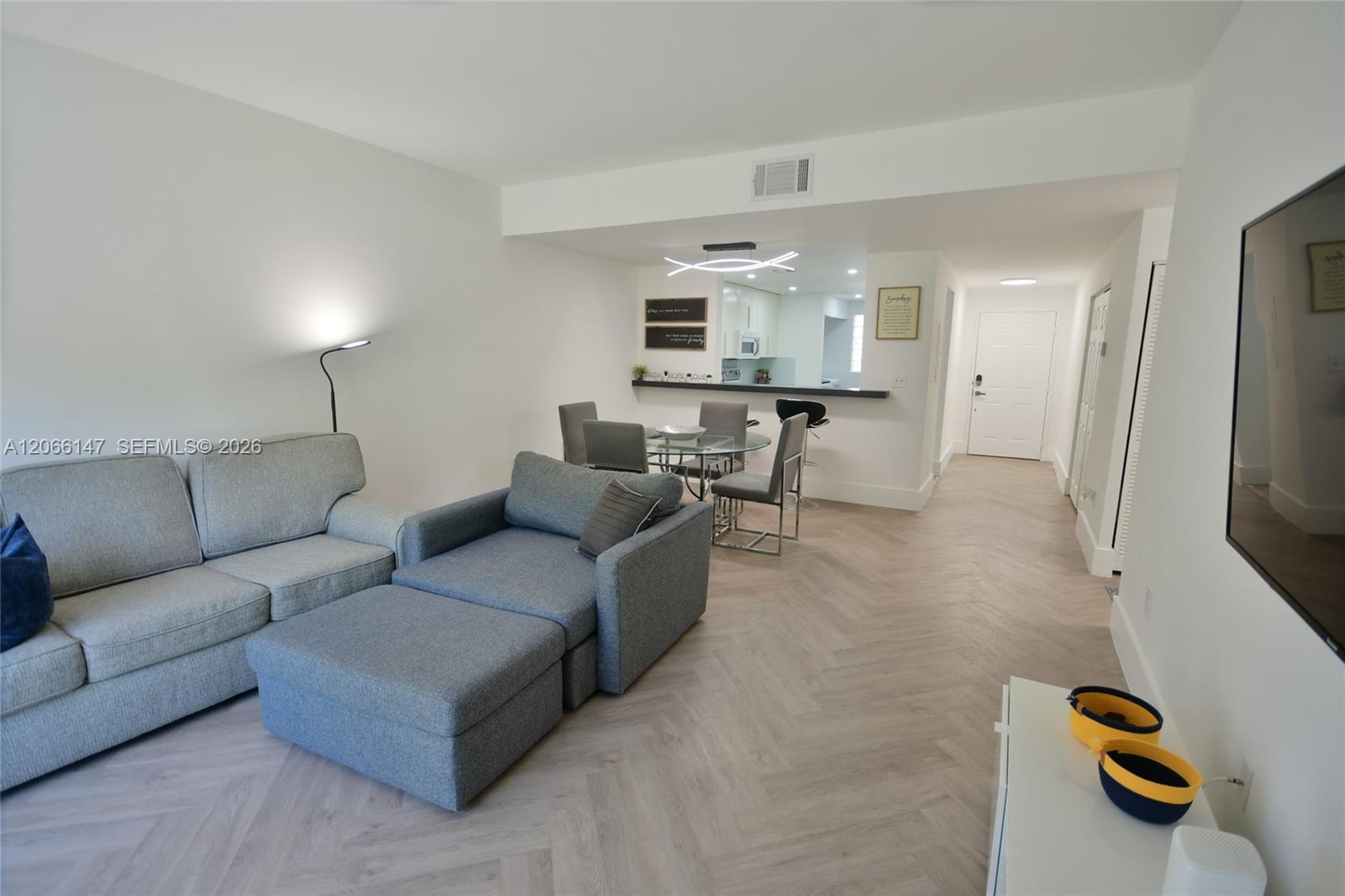 10026 Hammocks Blvd # 6, Miami FL 33196 photo 3