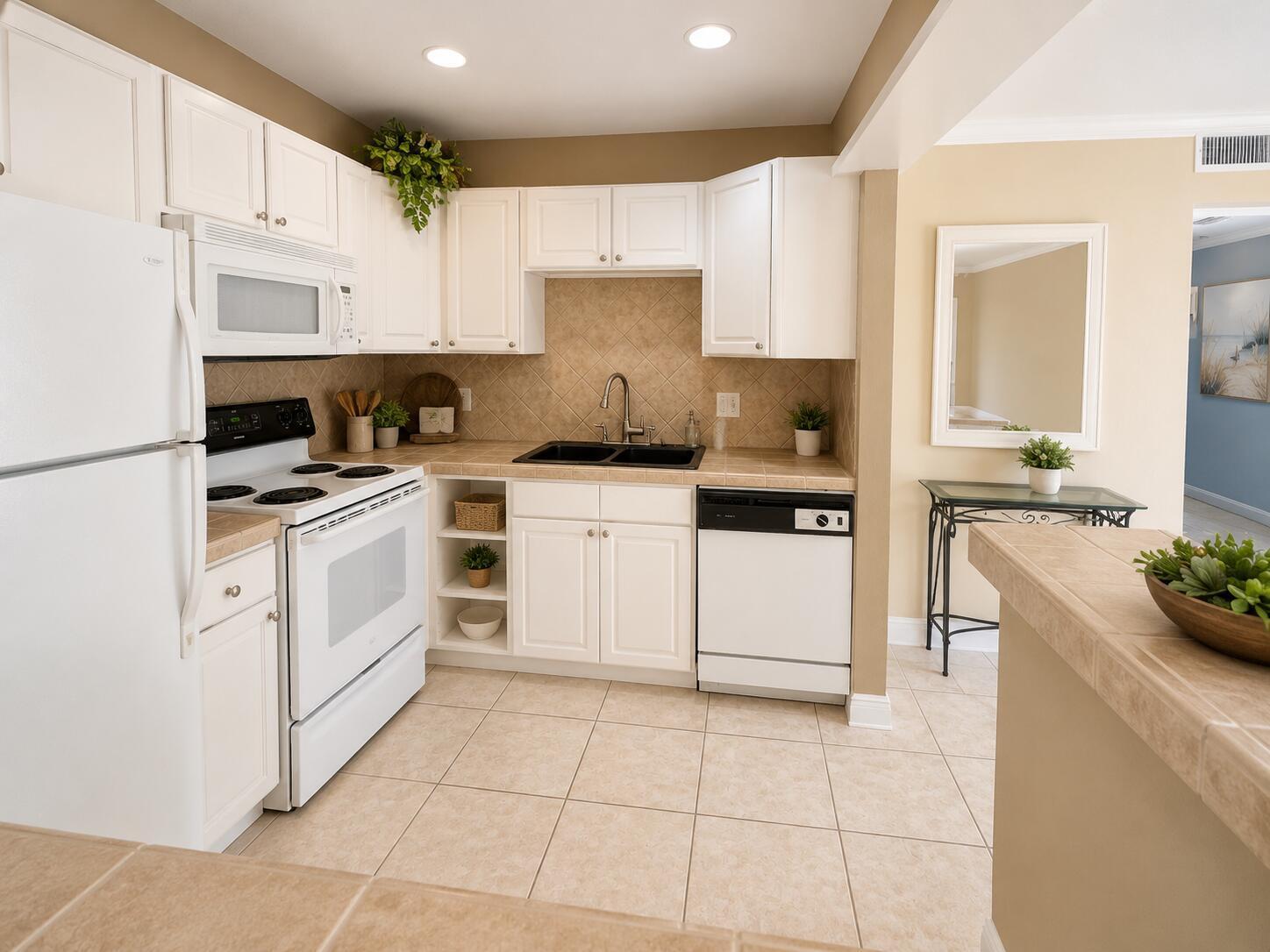 322 SEVILLE Trail N, Delray Beach FL 33446 photo 2