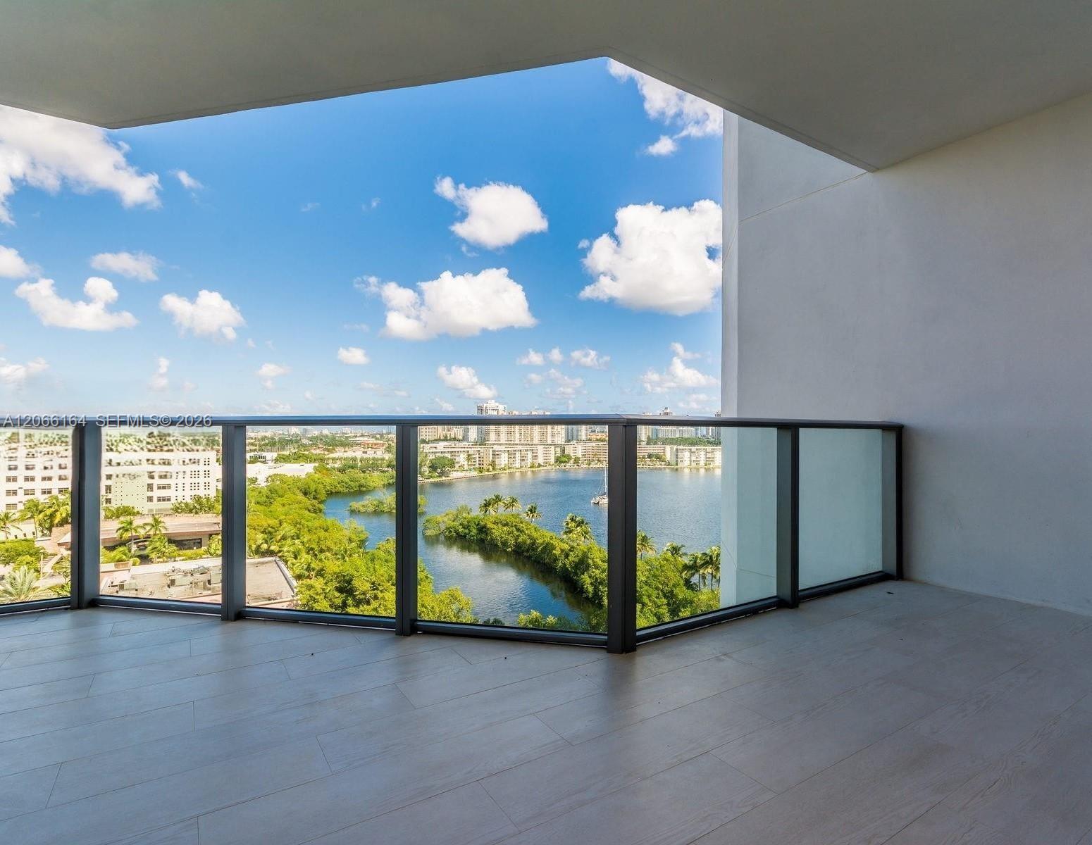 17301 Biscayne Blvd # 1004, North Miami Beach FL 33160 photo 4
