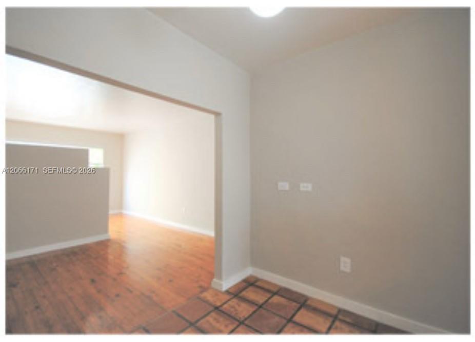 948 Meridian Ave # 10, Miami Beach FL 33139 photo 3
