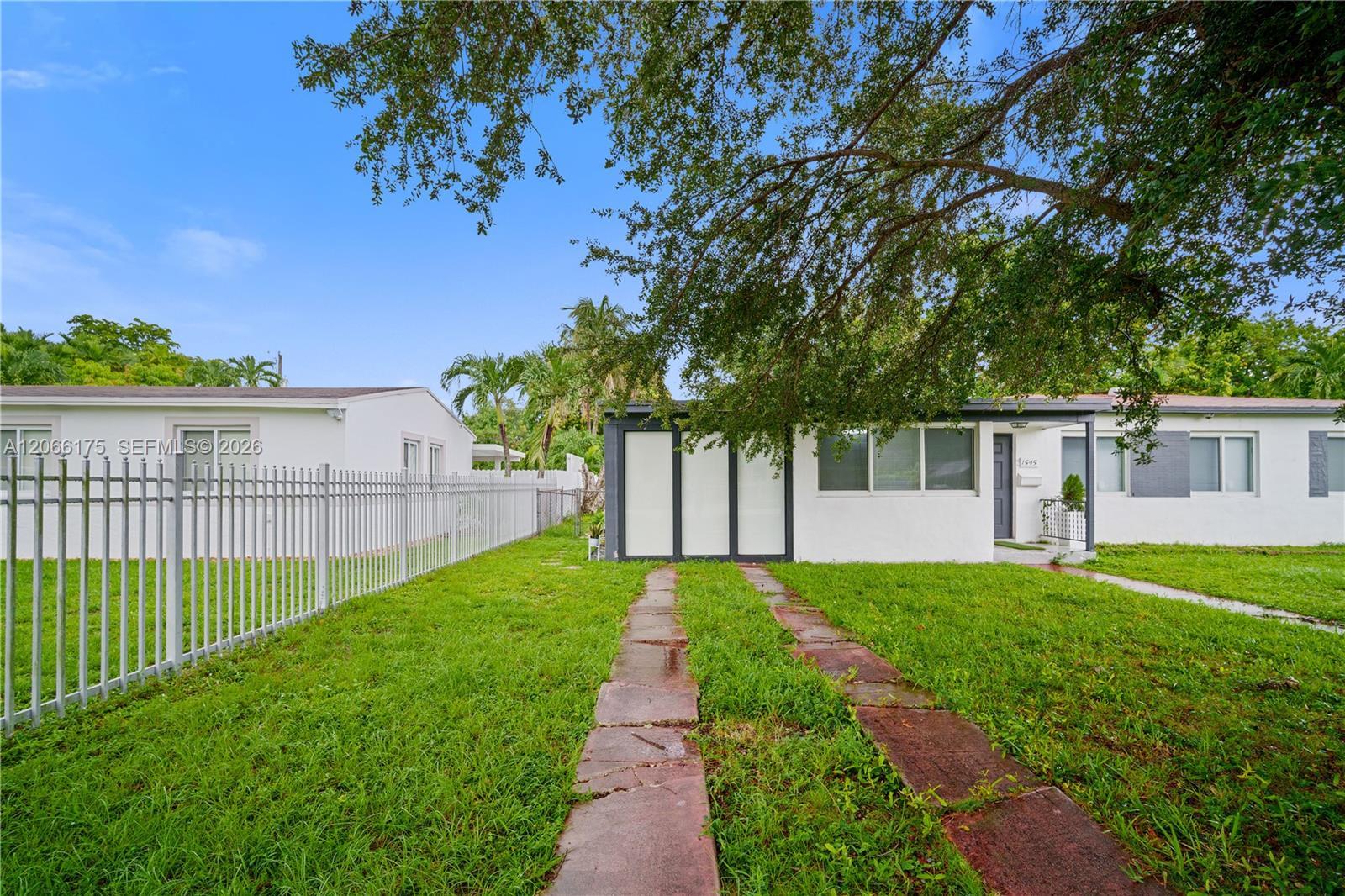 1545 NW 130th St, North Miami FL 33167 photo 4
