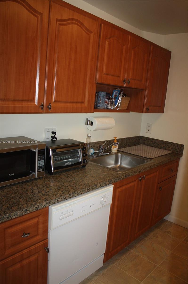 14211 N Kendall Dr # 207E, Miami FL 33186 photo 4