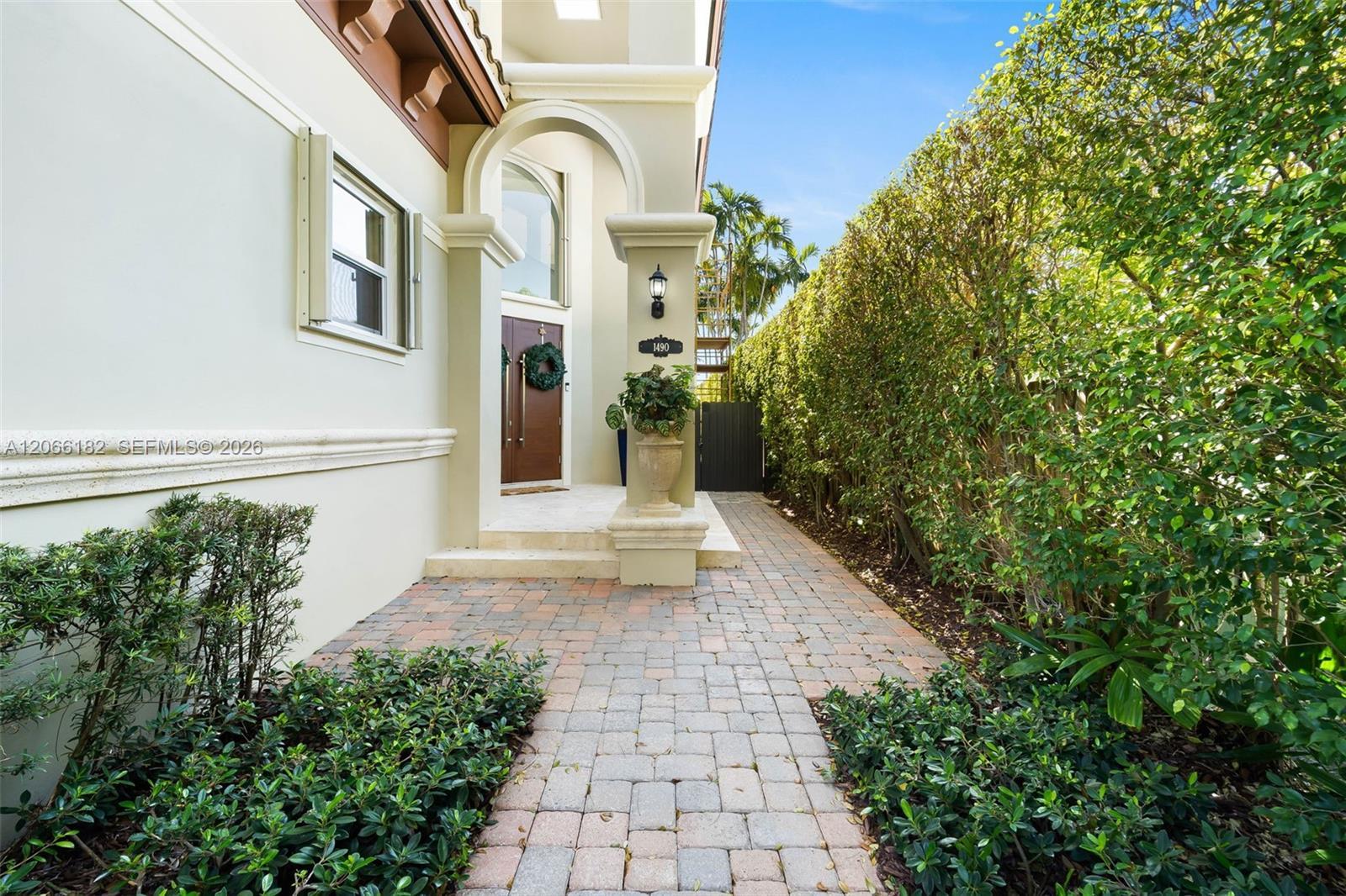 1490 Cleveland Rd, Miami Beach FL 33141 photo 2
