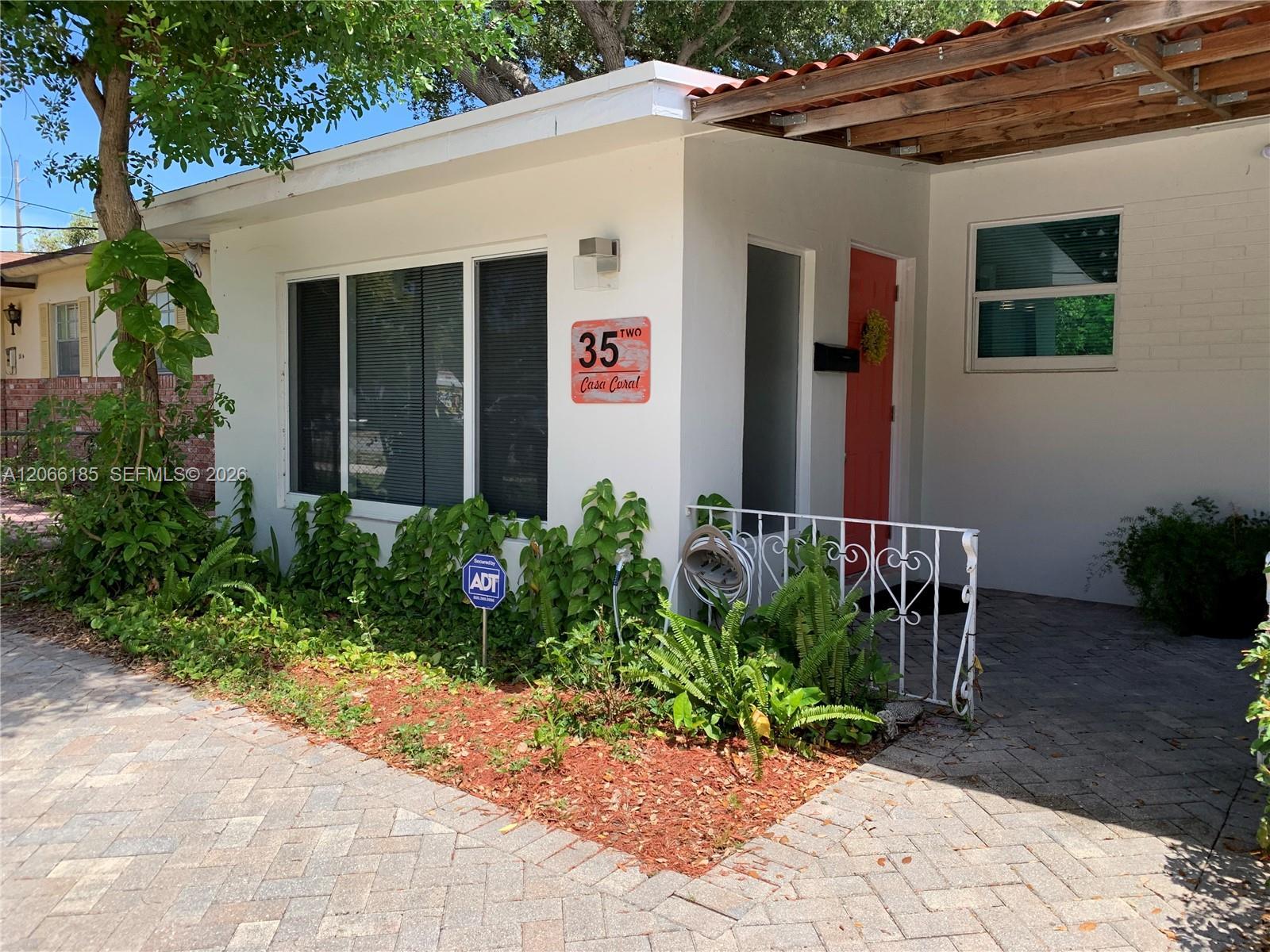 Hallandale Beach, FL 33009 photo 2