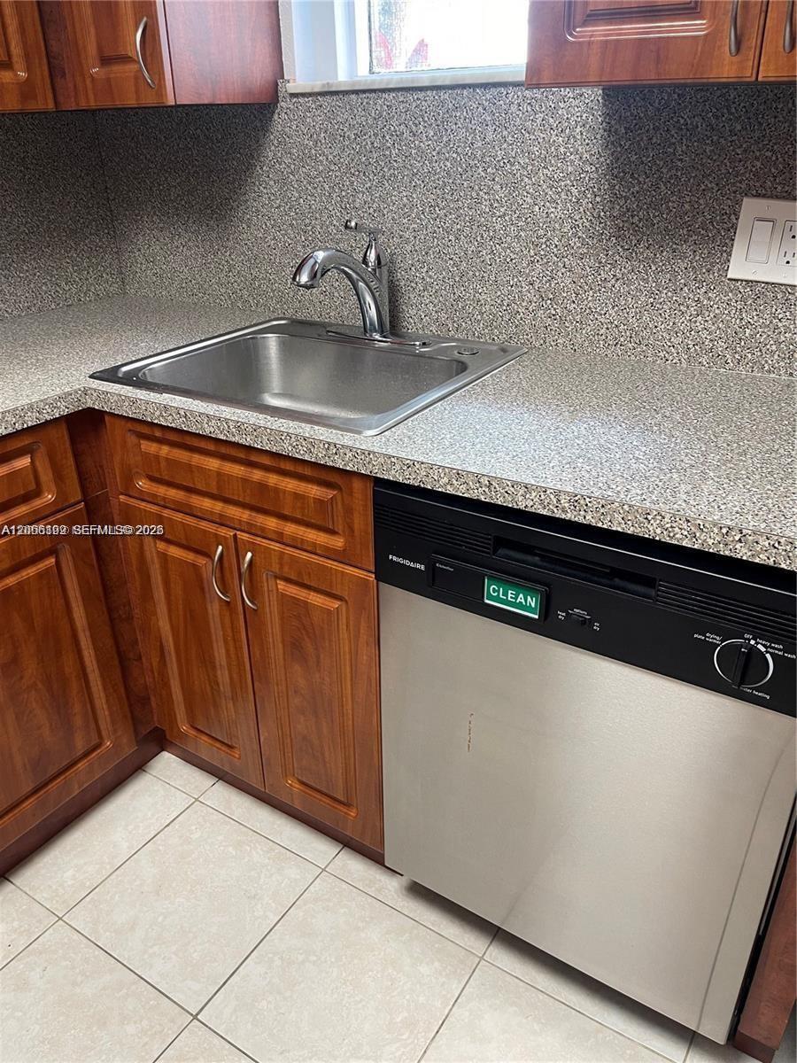 8225 Lake Dr # 108, Doral FL 33166 photo 4
