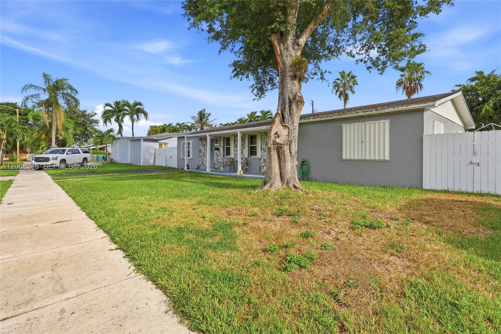 10235 Pan American Dr, Cutler Bay FL 33189 photo 3