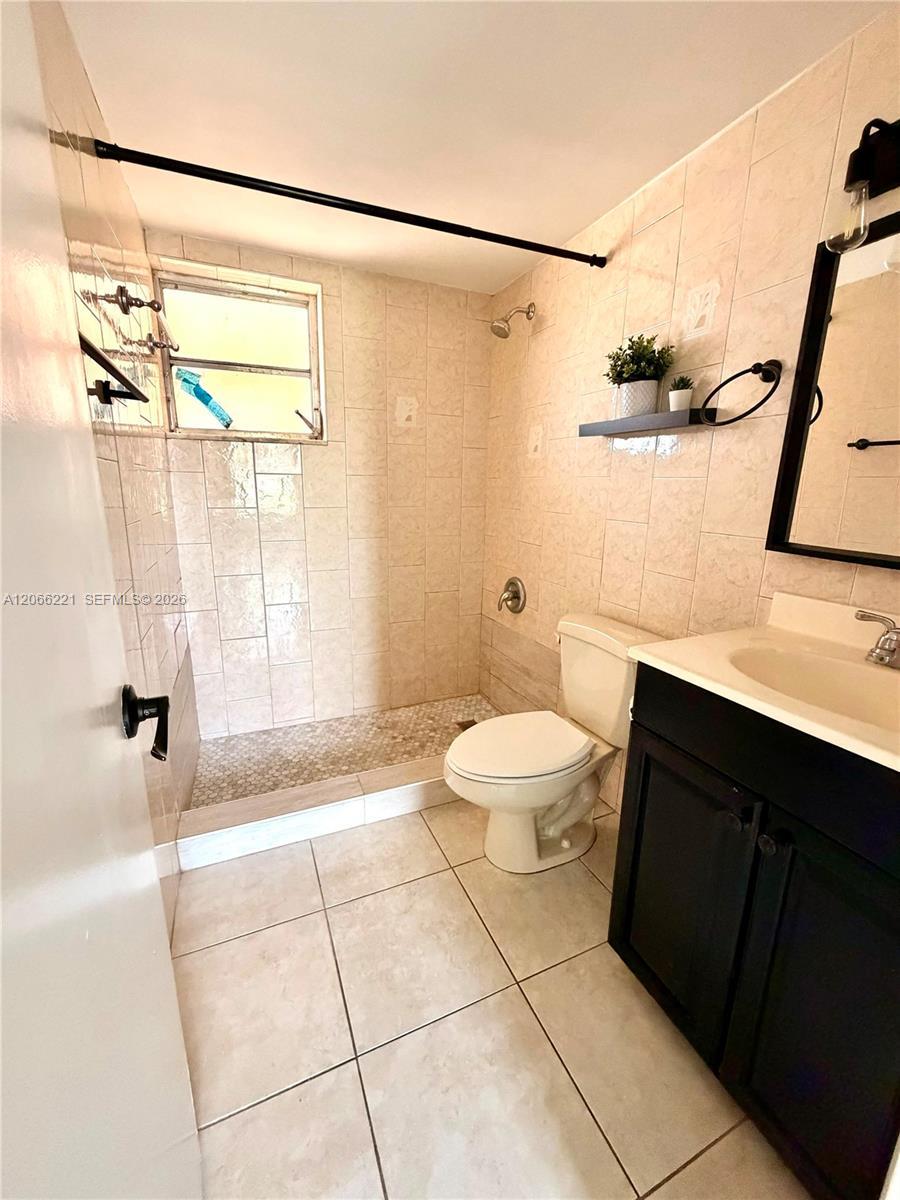 840 NW 87th Ave # 406, Miami FL 33172 photo 2
