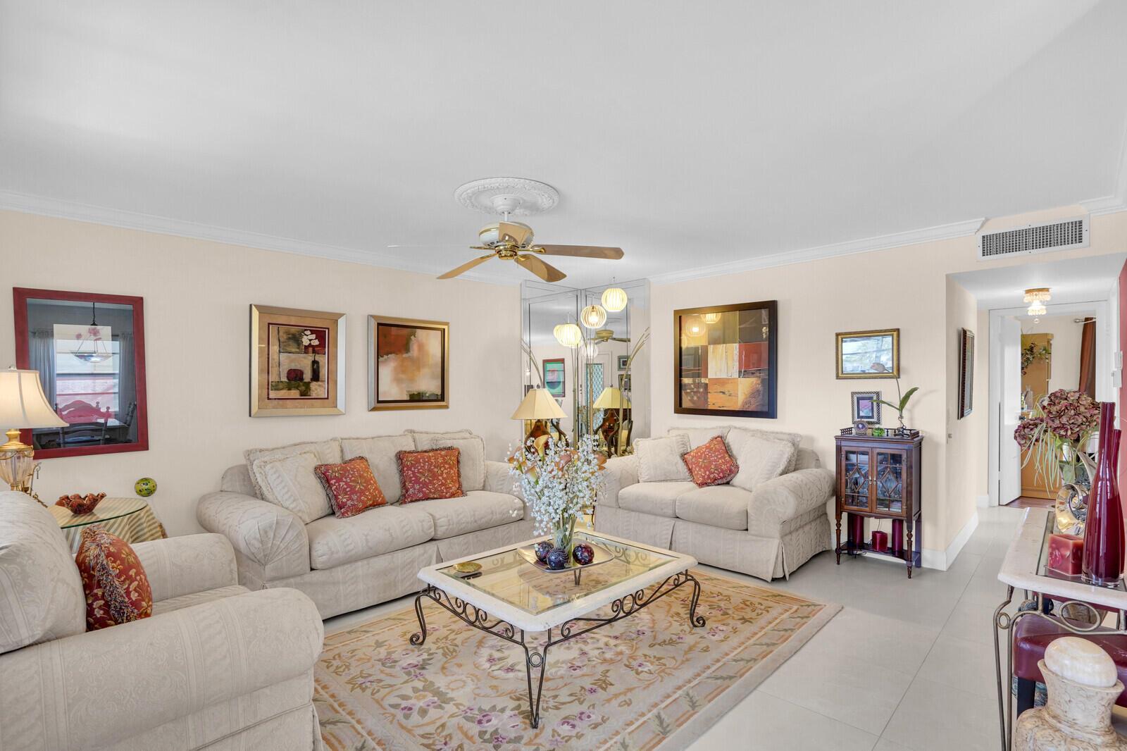 810 Burgundy Q, Delray Beach FL 33484 photo 4