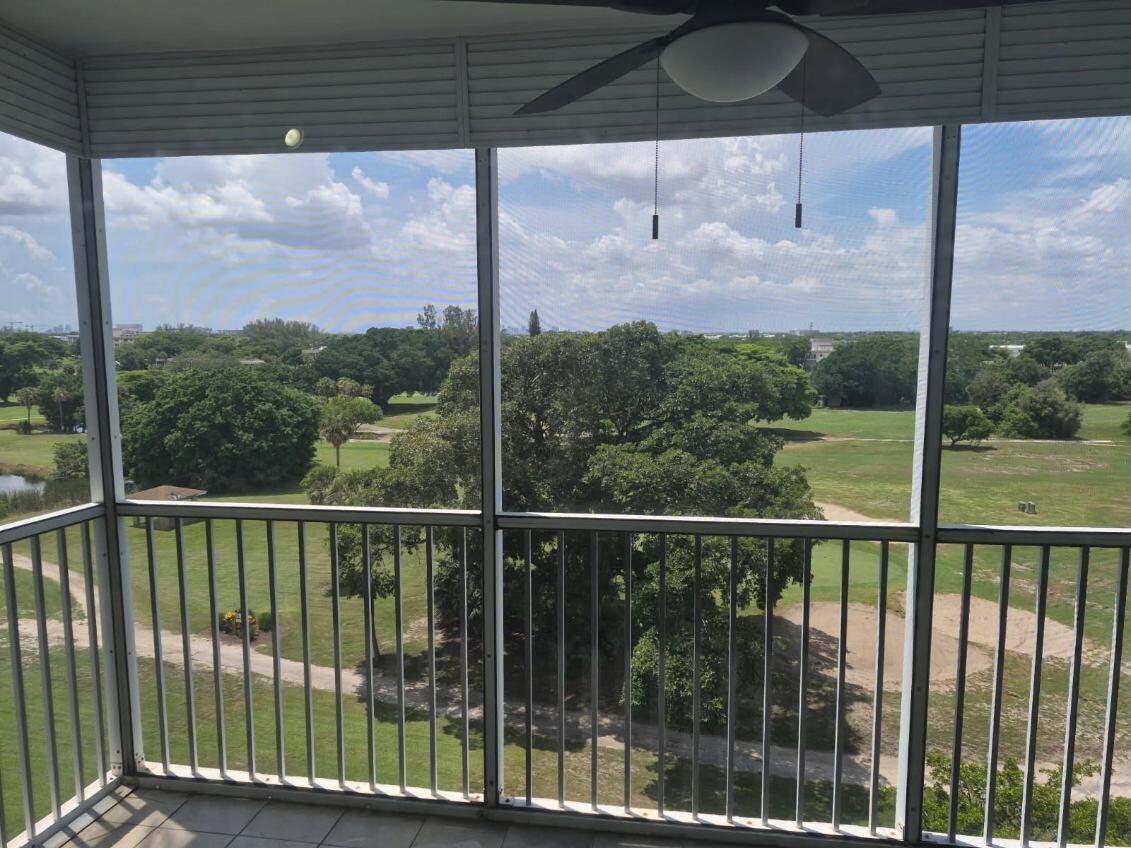 3050 N PALM AIRE Drive # 702, Pompano Beach FL 33069