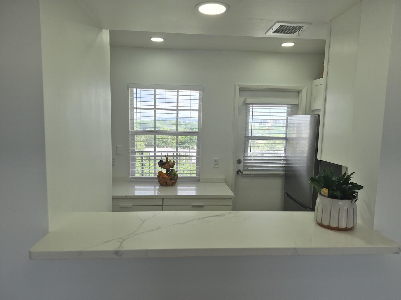3050 N PALM AIRE Drive # 702, Pompano Beach FL 33069 photo 5