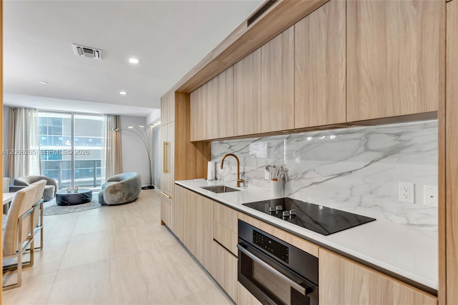 77 SE 5TH ST # 2006, Miami FL 33131 photo 3
