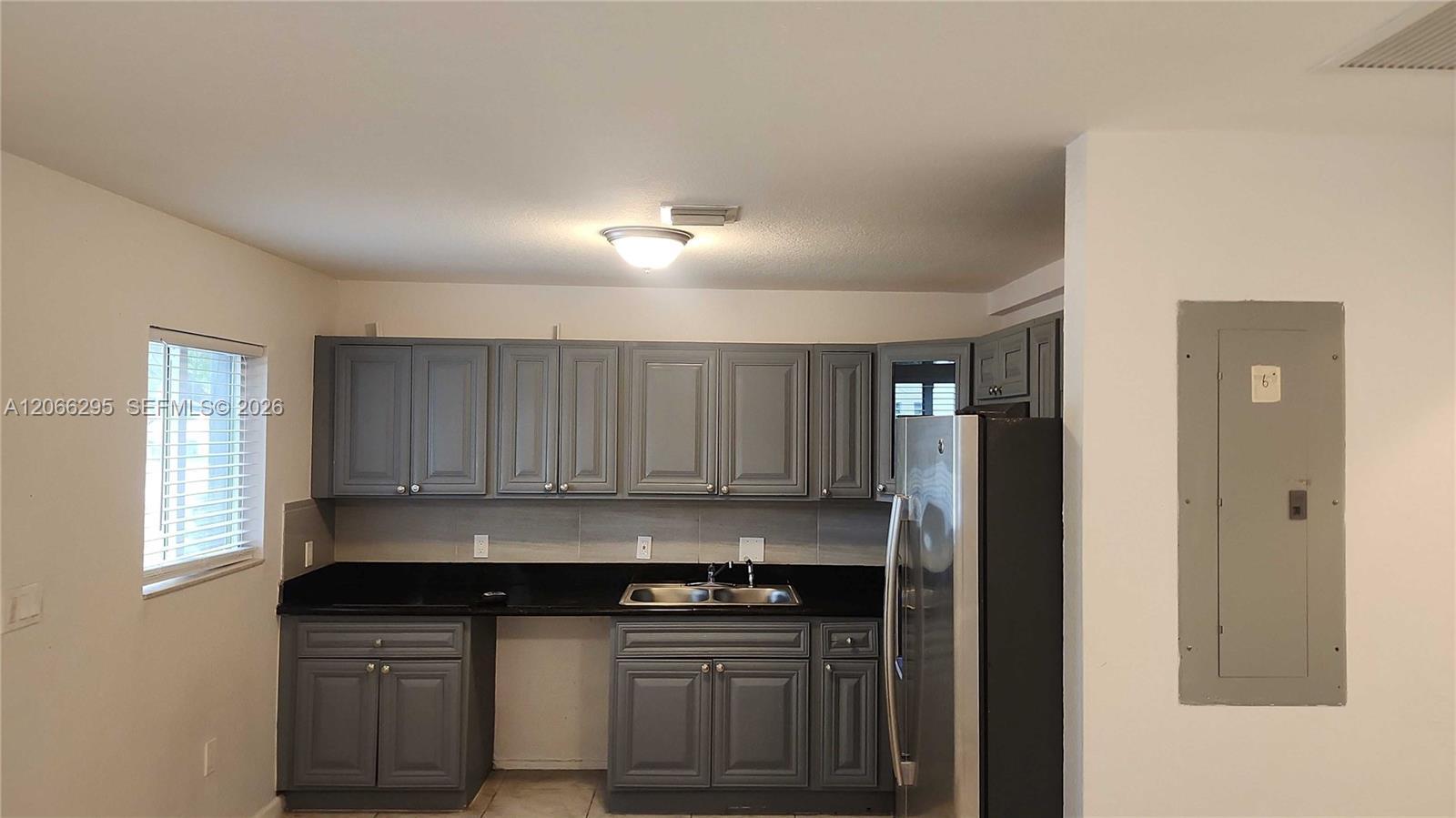 14042 NE 2nd Ave # 14042, Miami FL 33161 photo 2
