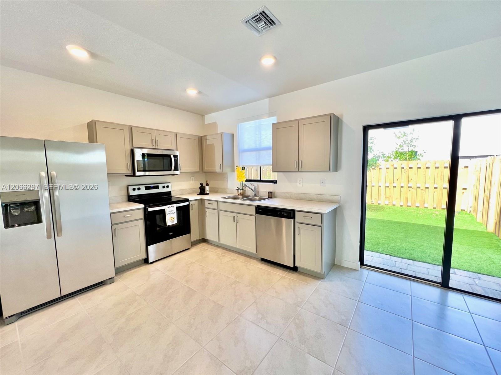 429 NE 12th Street # 0, Florida City FL 33034 photo 2
