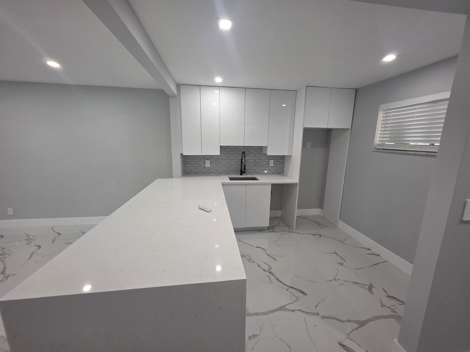 2682 S GARDEN Drive S # 107, Lake Worth FL 33461 photo 2