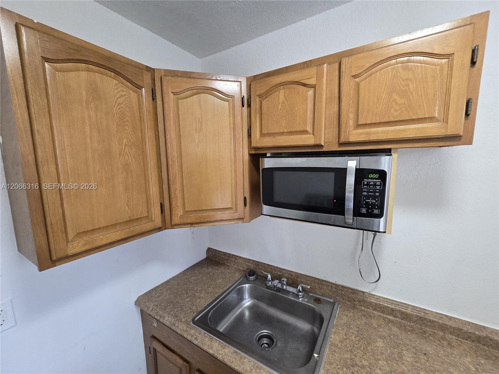 535 NW 7th St # 3, Miami FL 33136 photo 2