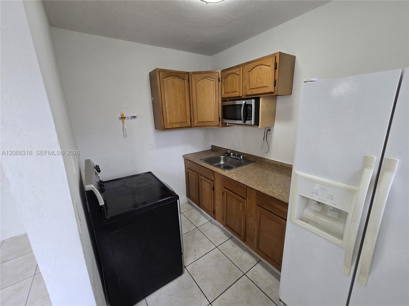 535 NW 7th St # 3, Miami FL 33136 photo 4