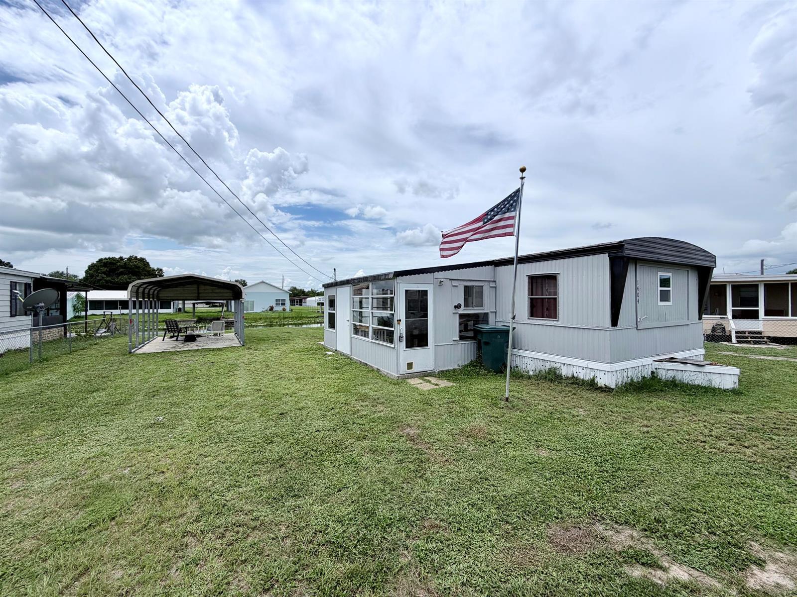 1404 HUNTER Road, Okeechobee FL 34974