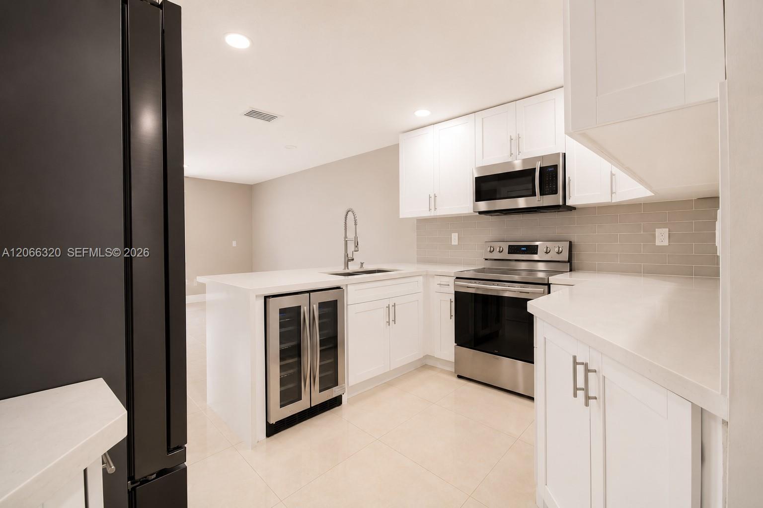 16354 SW 48th Ter, Miami FL 33185 photo 4