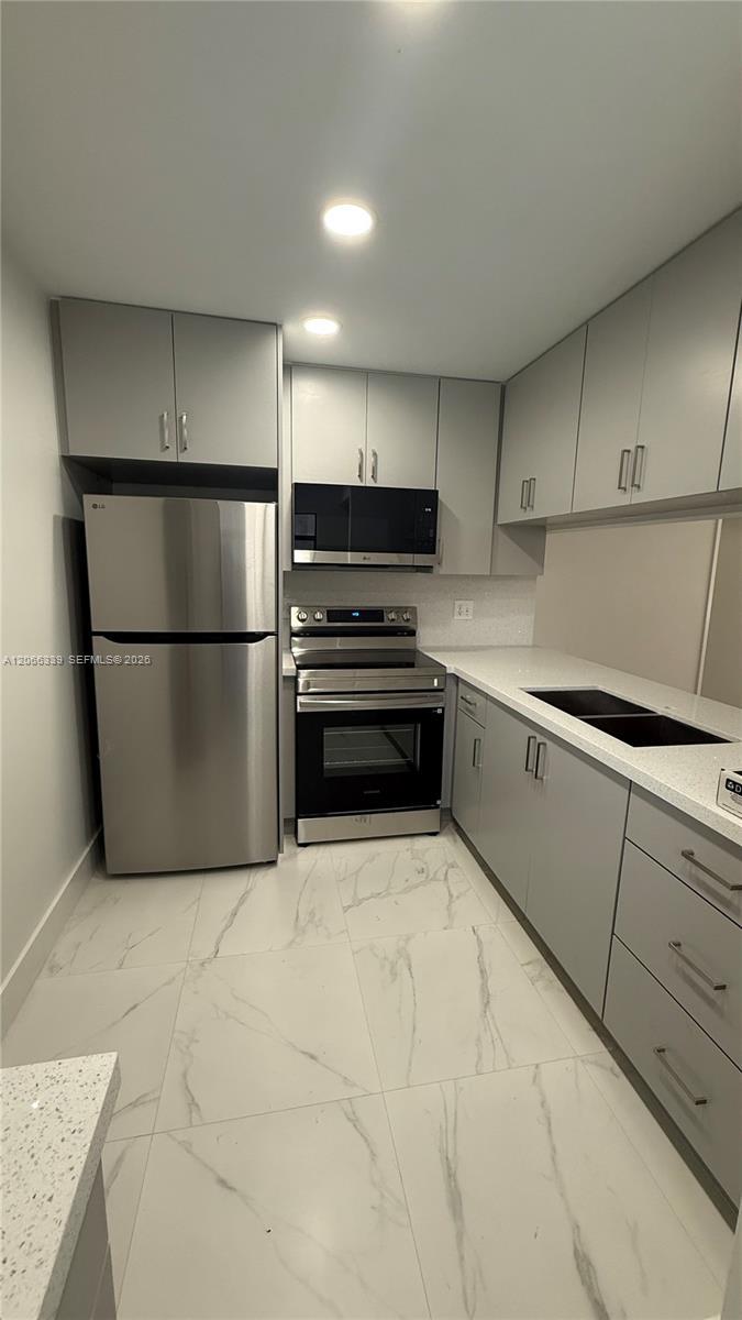 2750 W 63rd Pl # 24, Hialeah FL 33016 photo 4
