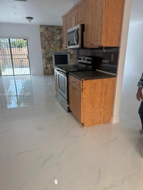 19630 cypress   ct # 19630, Miami Lakes FL 33015 photo 2