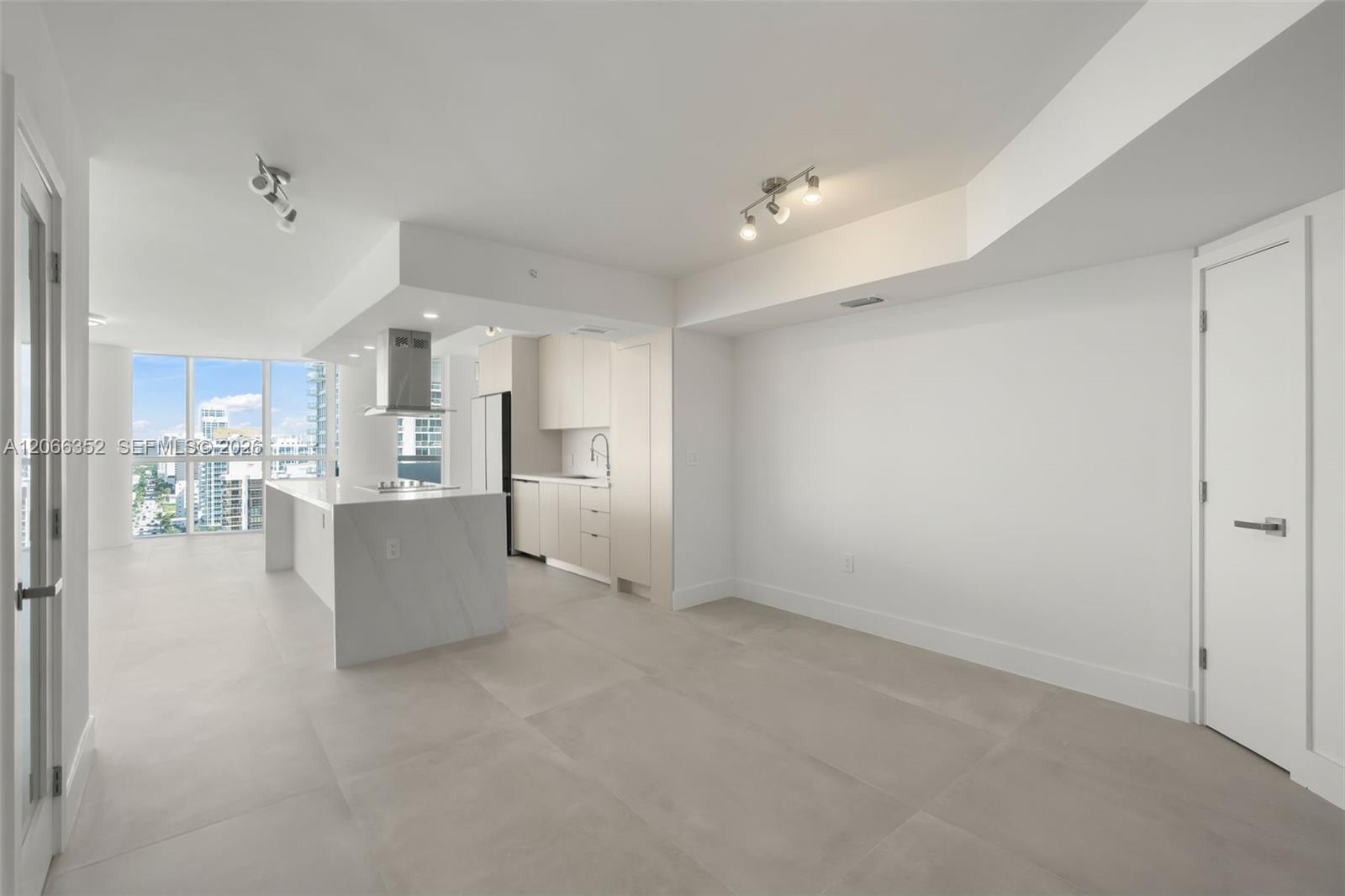 6301 Collins Ave # 2307, Miami Beach FL 33141 photo 2