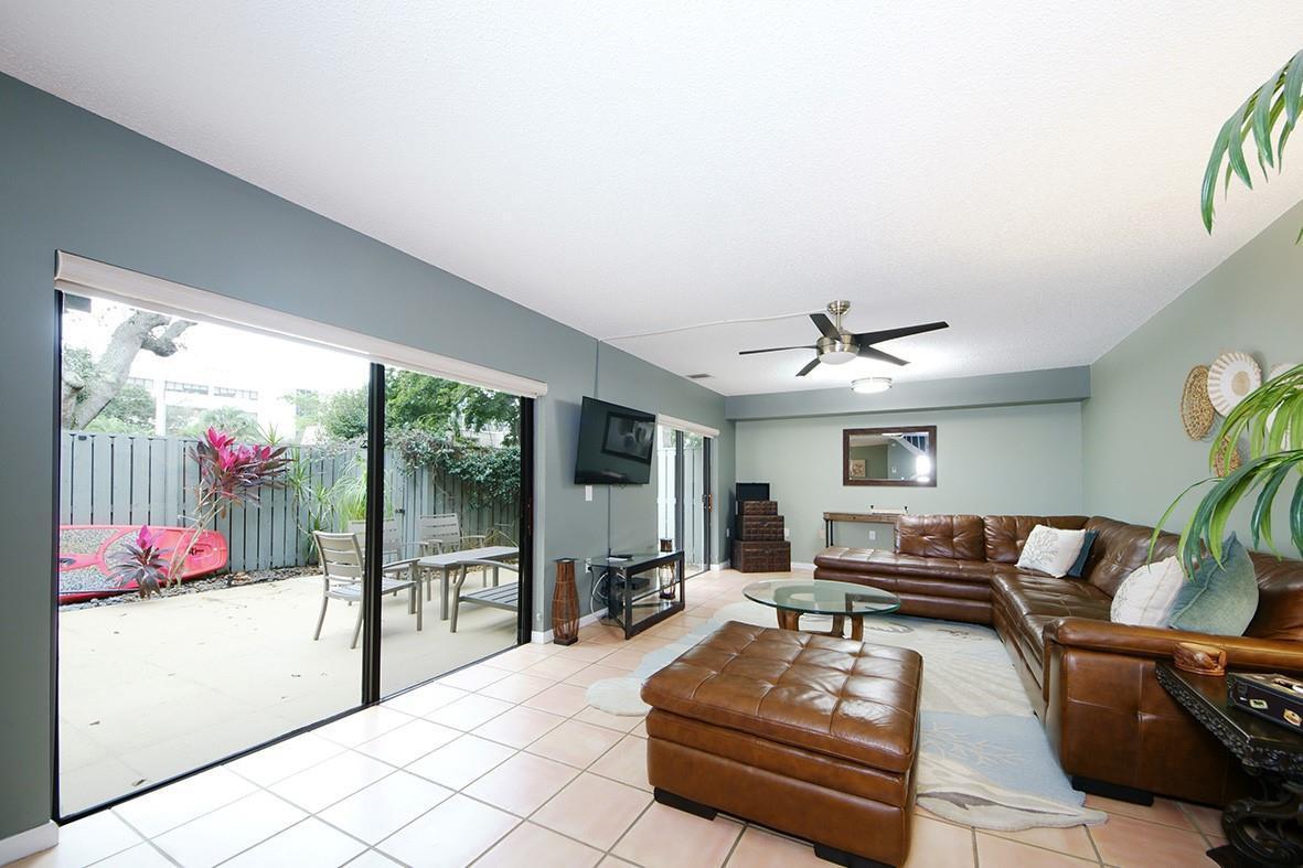 1700 Embassy Drive Apt 504, West Palm Beach FL 33401 photo 3