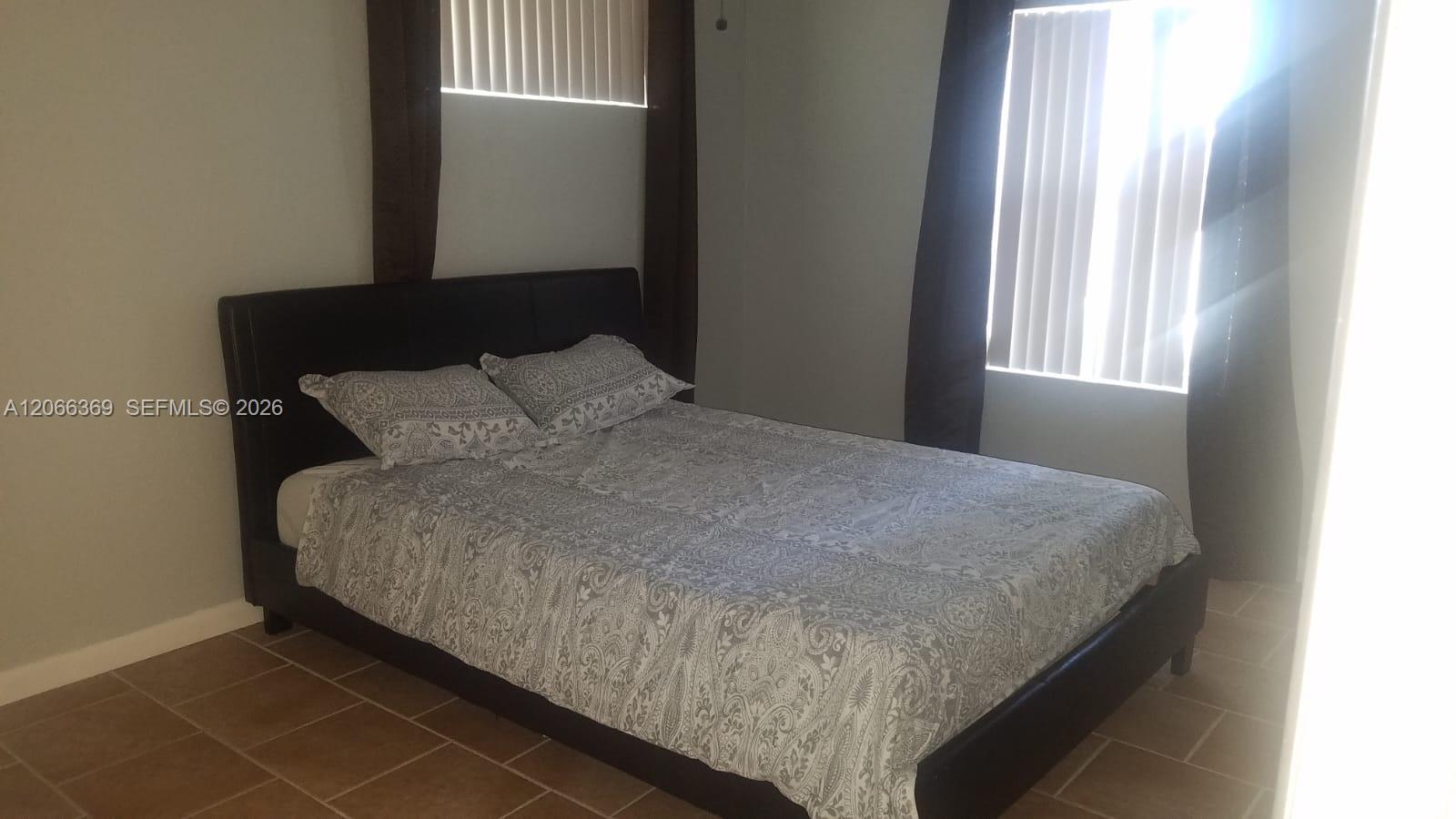 1921 N 50th Ave # 1921, Hollywood FL 33021 photo 2