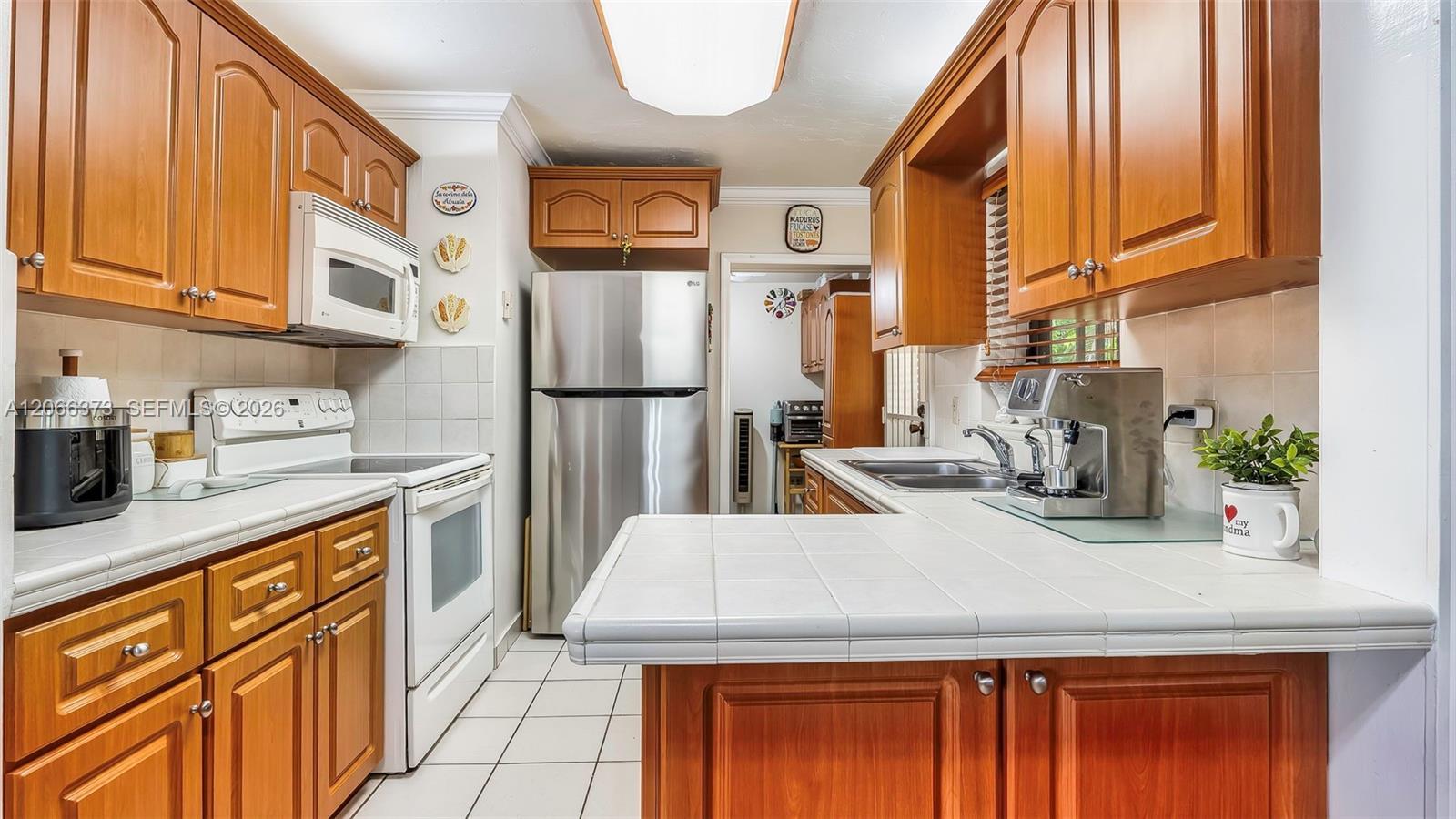154 W 59th St, Hialeah FL 33012 photo 2