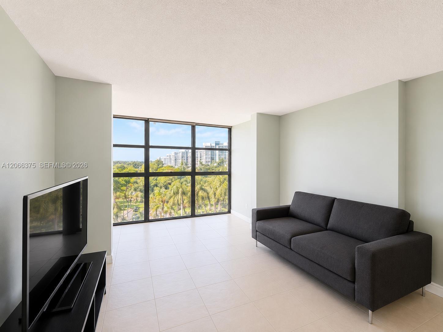 200 Leslie Dr # 727, Hallandale Beach FL 33009