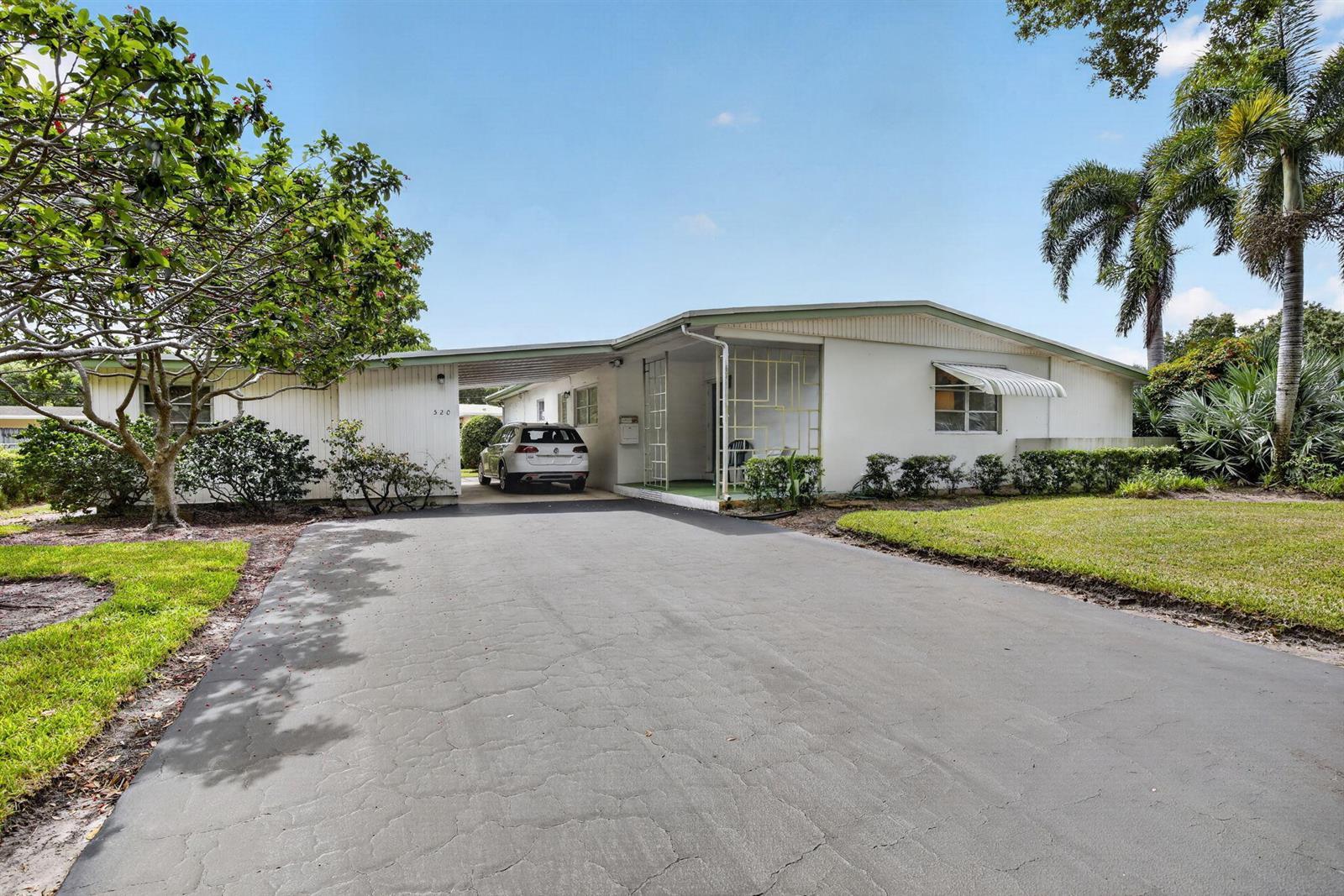 520 BEACHWOOD Lane, Plantation FL 33317 photo 3