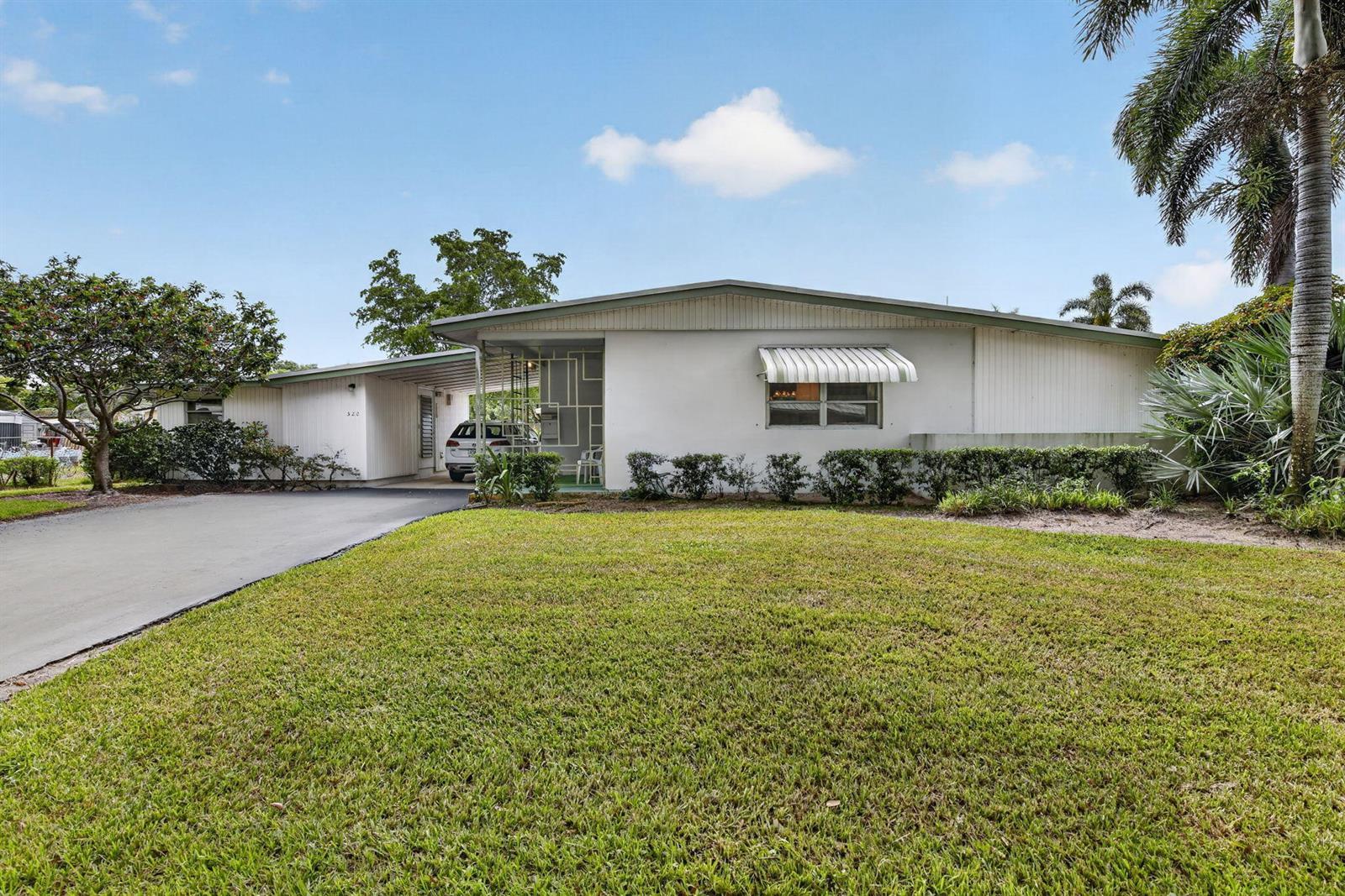 520 BEACHWOOD Lane, Plantation FL 33317