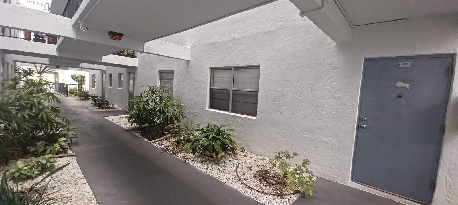 2998 E SUNRISE LAKES Drive E # 121, Sunrise FL 33322 photo 3